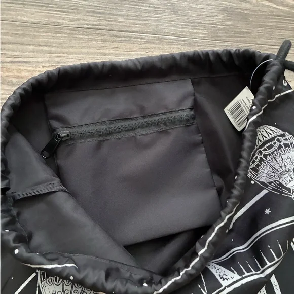 NWT- Tomorrowland 2025 drawstring bag & Goodies - Picture 5 of 9